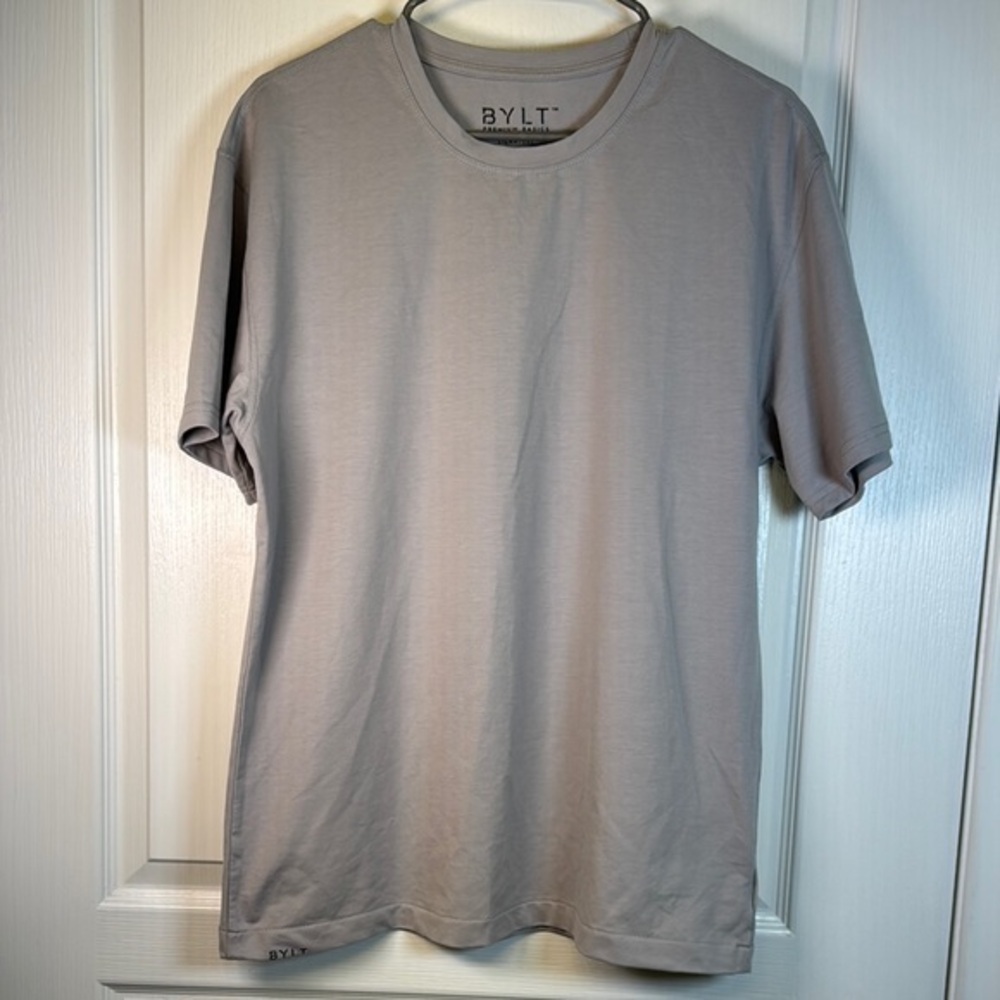 BYLT Basics Beige Signature Short Sleeve Shirt Size Large EUC #1571